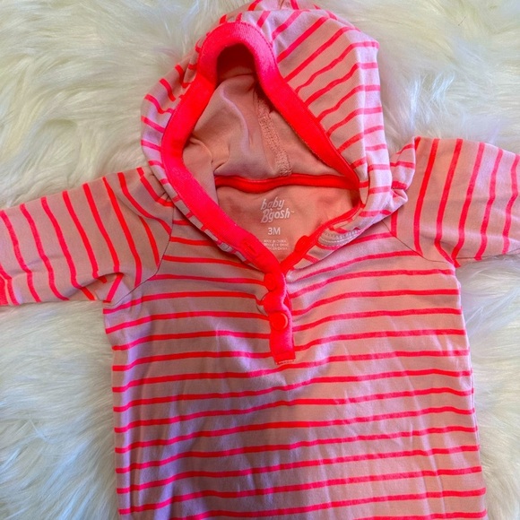 5/$30 Baby Osh B’Gosh Baby Girl Outfit 0-3 Months - Picture 4 of 5